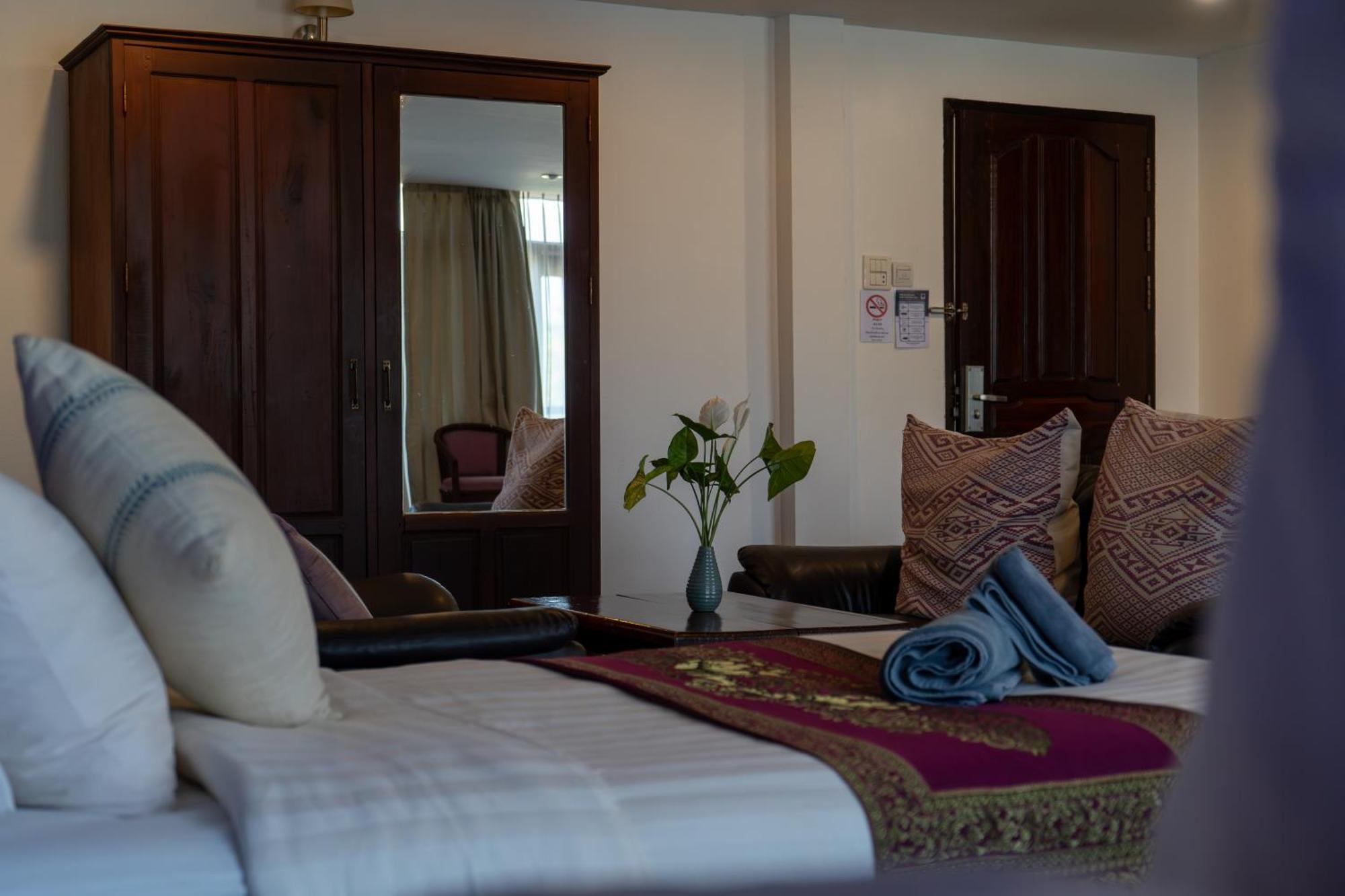Silver Naga Hotel Vang Vieng Rum bild
